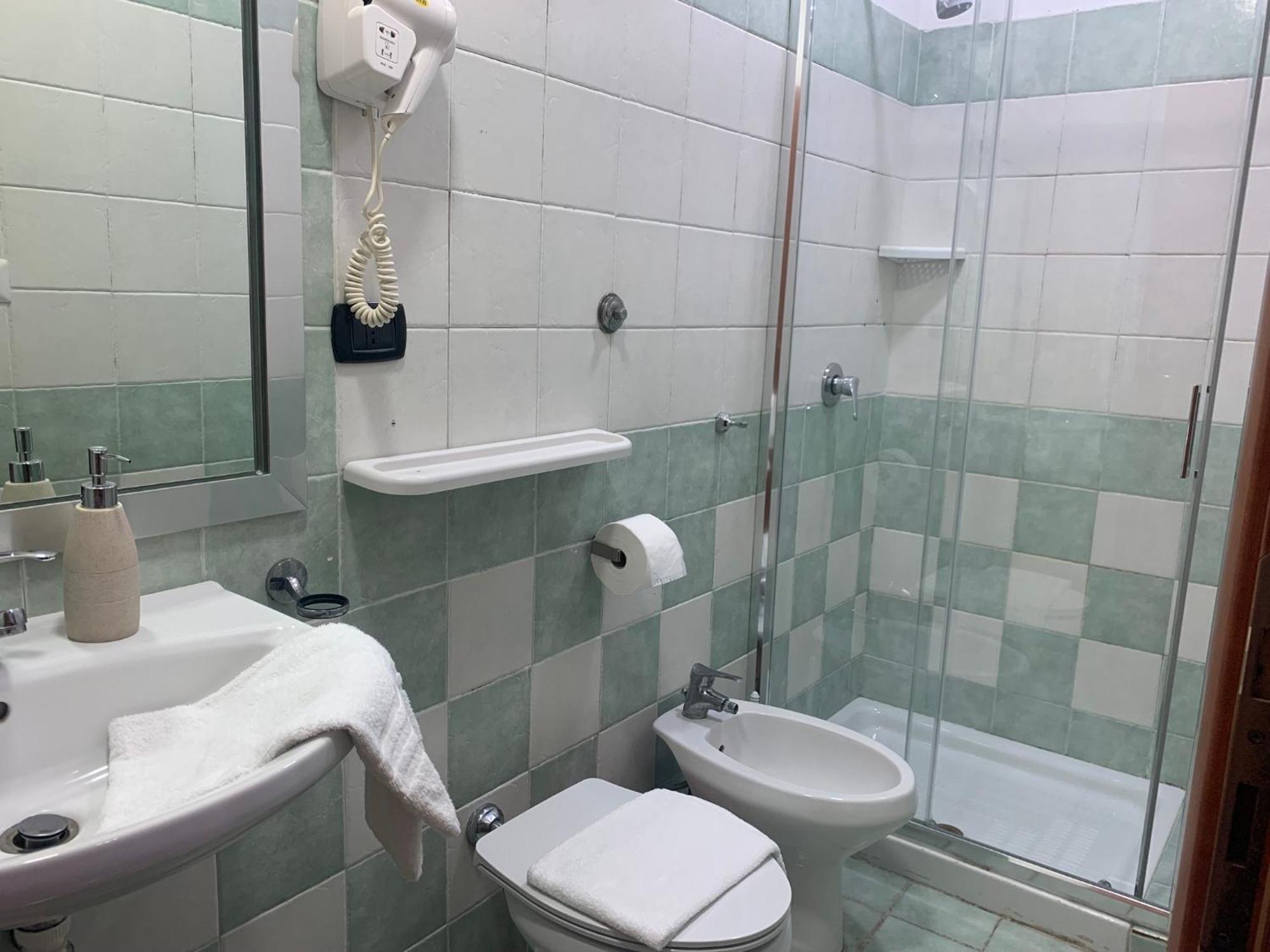 Golden Ratio Hotel Roma Ngoại thất bức ảnh