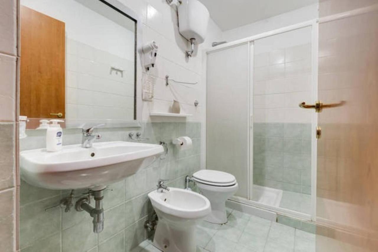 Golden Ratio Hotel Roma Phòng bức ảnh